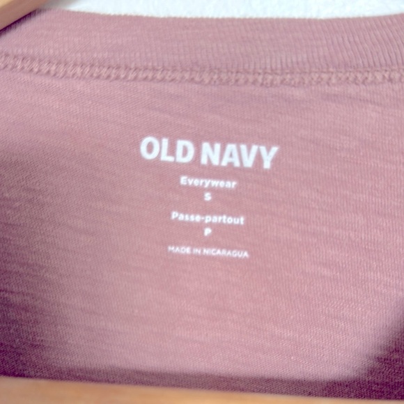 Any 3 t-shirts for $10 🌸 Old Navy Pink Fitted Short Sleeve T-Shirt - Picture 2 of 4